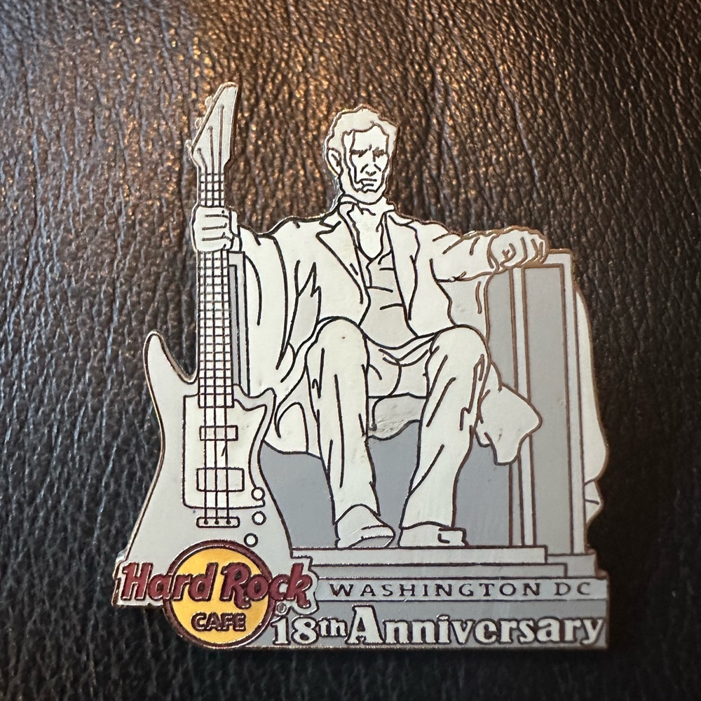 Hard Rock Cafe Pin